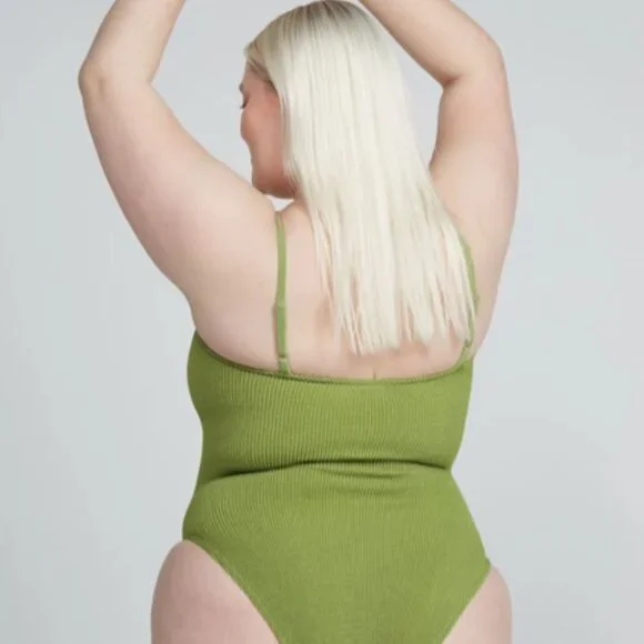 Youswim One Piece Pose - Picture 6 of 9